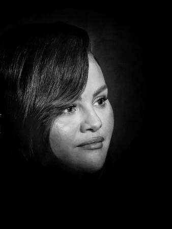 Selena Gomez i chiaroscuro Selena Gomez i chiaroscuro