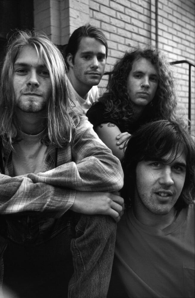 Cobain - ニルバーナnirvana Kurt Cobain's smashed Nirvana guitar to hit the auction