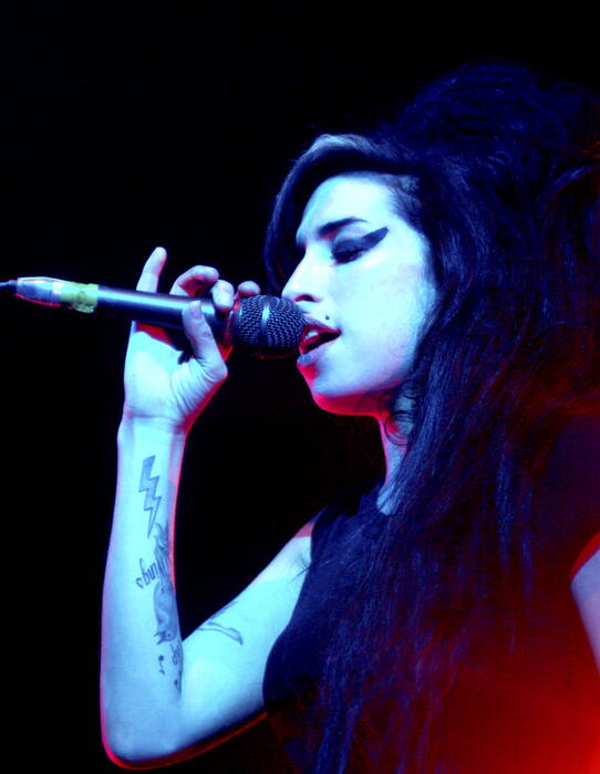 Pop - Amy Winehouse Pop - Amy Winehouse