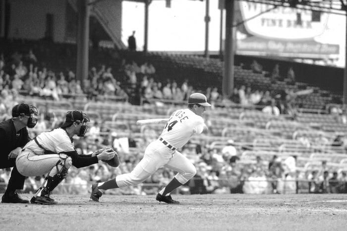 Lo swing esplosivo di Pete Rose: un momento affascinante nel 1968 Lo swing esplosivo di Pete Rose: un momento affascinante nel 1968