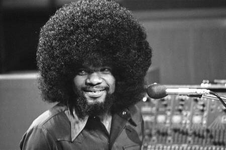 Billy Preston schittert op het podium in 1973