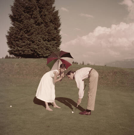 Audrey Hepburn och Mel Ferrer på golfbanan