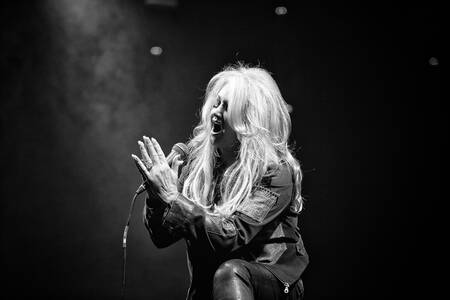 Bonnie Tyler - Londen O2 Arena in 2012 Bonnie Tyler - Londen O2 Arena in 2012