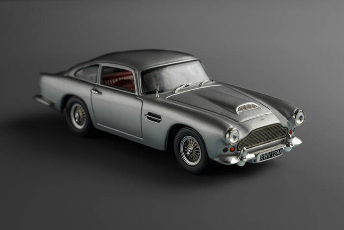 Aston Martin DB 4 2 Aston Martin DB 4 2