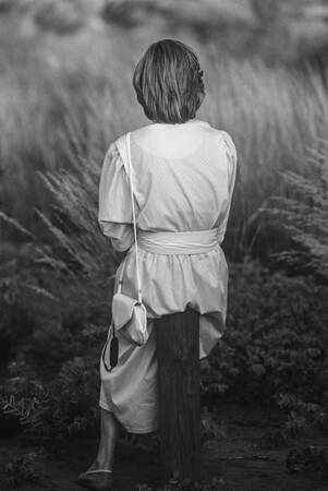 Princess Diana alone at Ayers Rock in Australia 1983 Princess Diana alone at Ayers Rock in Australia 1983