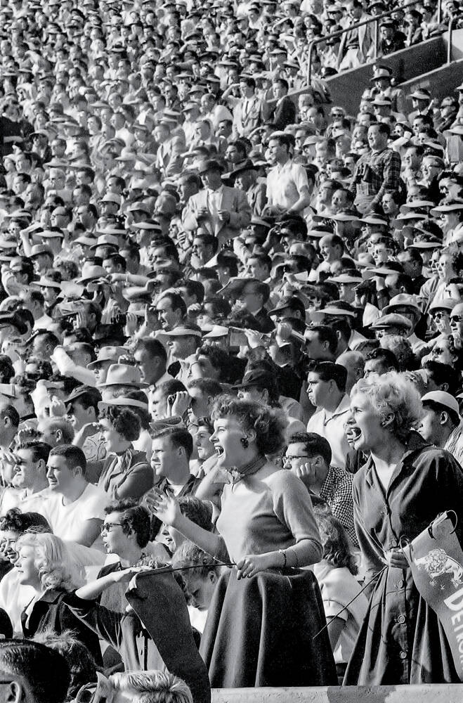 Crowd at Detroit Lions vs Los Angeles Rams game in 1954