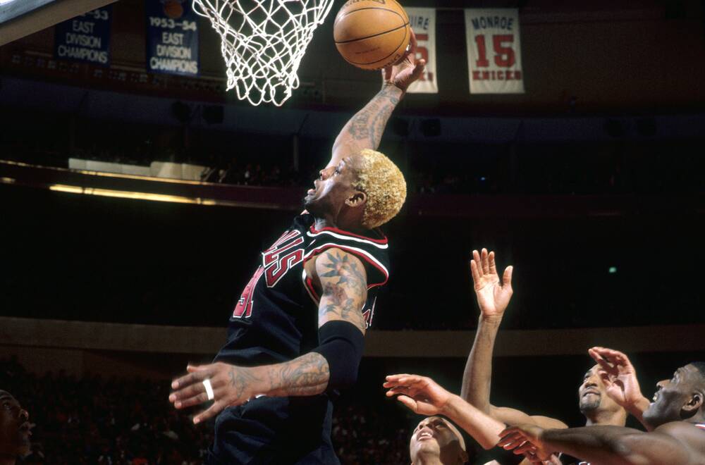 Dennis Rodman rebounding against the Knicks 1998