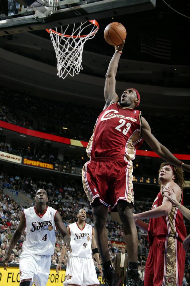 LeBron James Dunk Cleveland Cavaliers vs Philadelphia 76ers