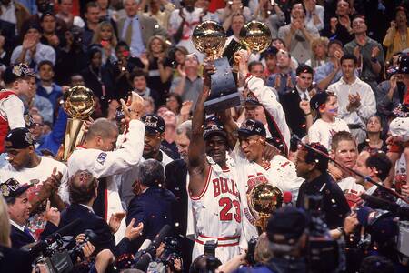 Chicago Bulls Michael Jordan and Scottie Pippen in 1997 Chicago Bulls Michael Jordan and Scottie Pippen in 1997
