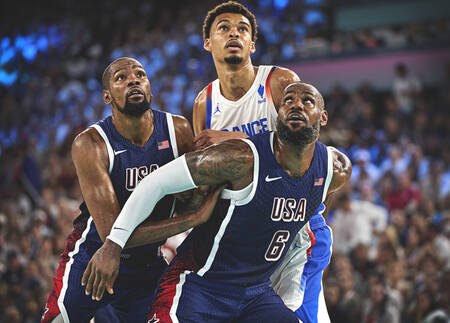 LeBron James and Kevin Durant - Bercy Arena 2024
