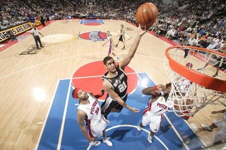 Tim Duncan San Antonio Spurs - Game 4 Basketball Finals 2005 Tim Duncan San Antonio Spurs - Game 4 Basketball Finals 2005