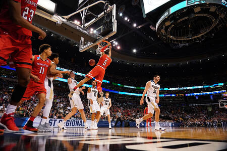 Tuukka Rask and Danton Heinen vs Blackhawks 2018