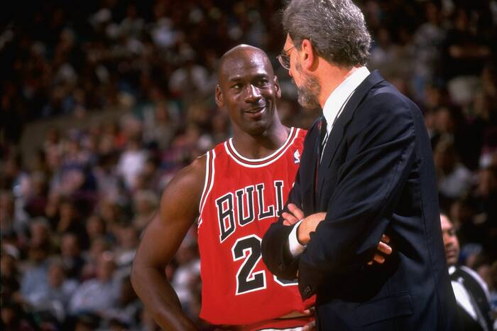 Chicago Bulls Michael Jordan and Phil Jackson vs New York Kn Chicago Bulls Michael Jordan and Phil Jackson vs New York Kn