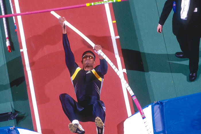 Lawrence Johnson competing in pole vault at the 2001 Millrose Games