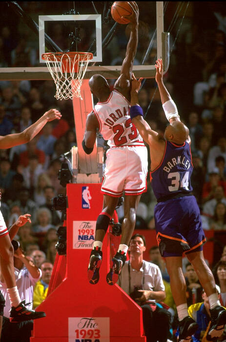 Michael Jordan and the Chicago Bulls face the Phoenix -1993 Michael Jordan and the Chicago Bulls face the Phoenix -1993