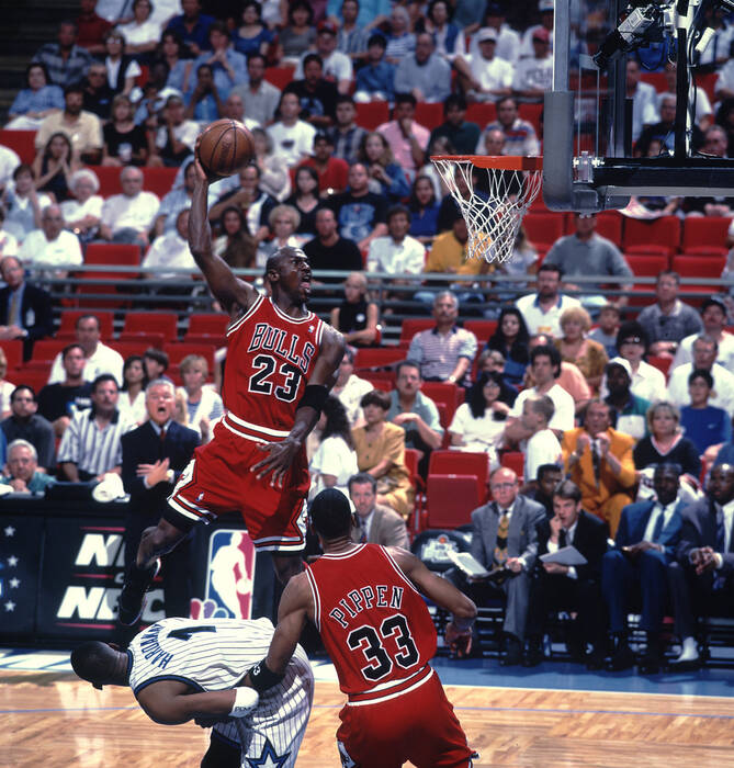 Michael Jordan Dunks over Penny Hardaway Michael Jordan Dunks over Penny Hardaway