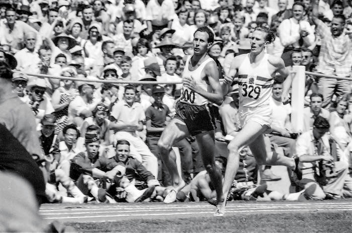 Roger Bannister and John Landy in mile race at 1954 Commonwealth Games Roger Bannister and John Landy in mile race at 1954 Commonwealth Games