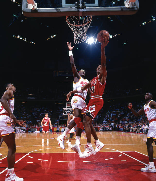 Scottie Pippen Shoots vs Hakeem Olajuwon Houston Rockets 199 Scottie Pippen Shoots vs Hakeem Olajuwon Houston Rockets 199