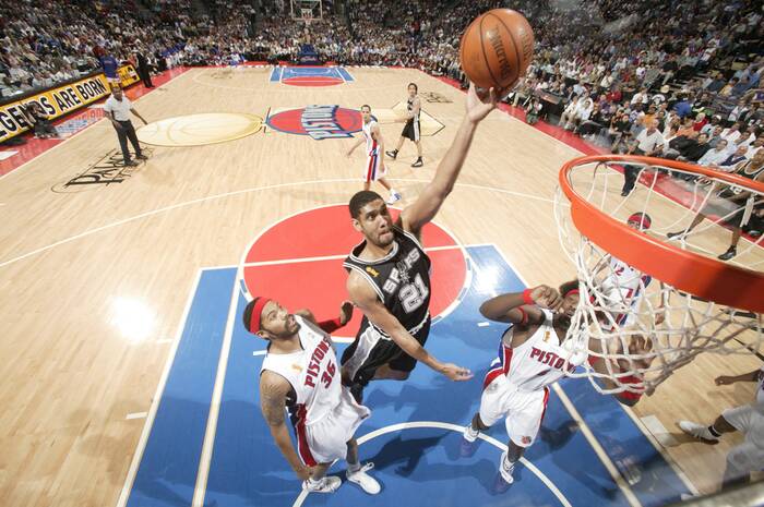 Tim Duncan San Antonio Spurs - Game 4 Basketball Finals 2005 Tim Duncan San Antonio Spurs - Game 4 Basketball Finals 2005