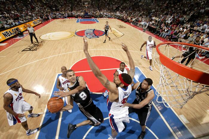 Tony Parker Layup vs Rasheed Wallace Basketball Final 2005 Tony Parker Layup vs Rasheed Wallace Basketball Final 2005