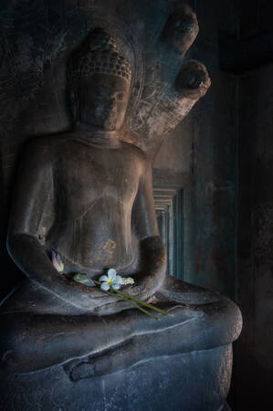 Statue de méditation de Bouddha