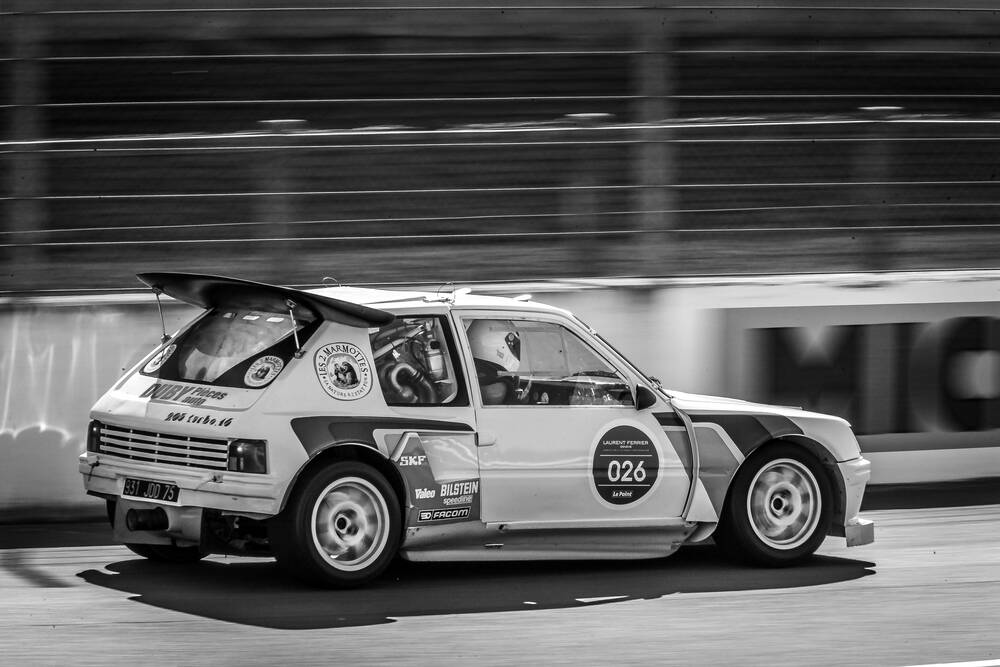 GUNZE SANGYO Peugeot 205 Turbo パリダカール PEUGEOT 205 TURBO 16 MONTLHERY - Photographic print for sale