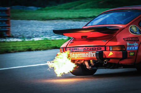 PORSCHE 934 JAGERMEISTER retour de Flammes PORSCHE 934 JAGERMEISTER retour de Flammes