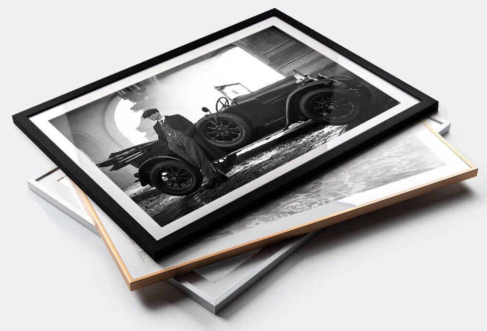 What Is the Best Frame for a Black and White Photograph?