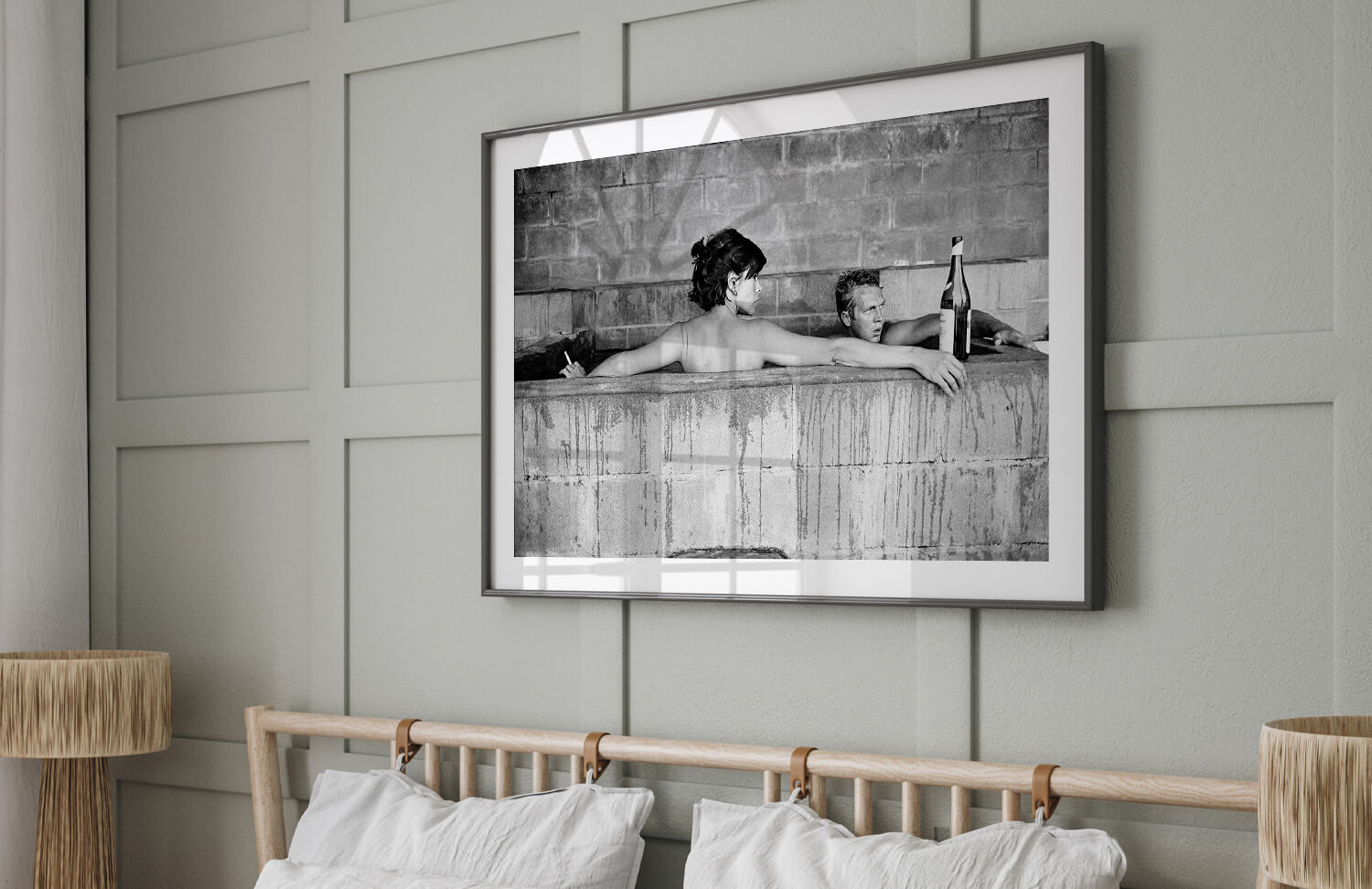 How to decorate your bedroom with iconic photographs ?