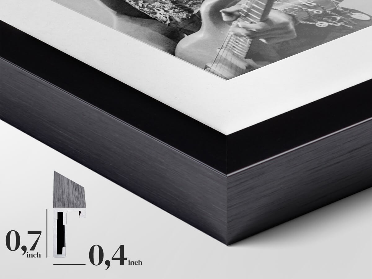 Black Aluminium Frame - Subtlety and Modernity