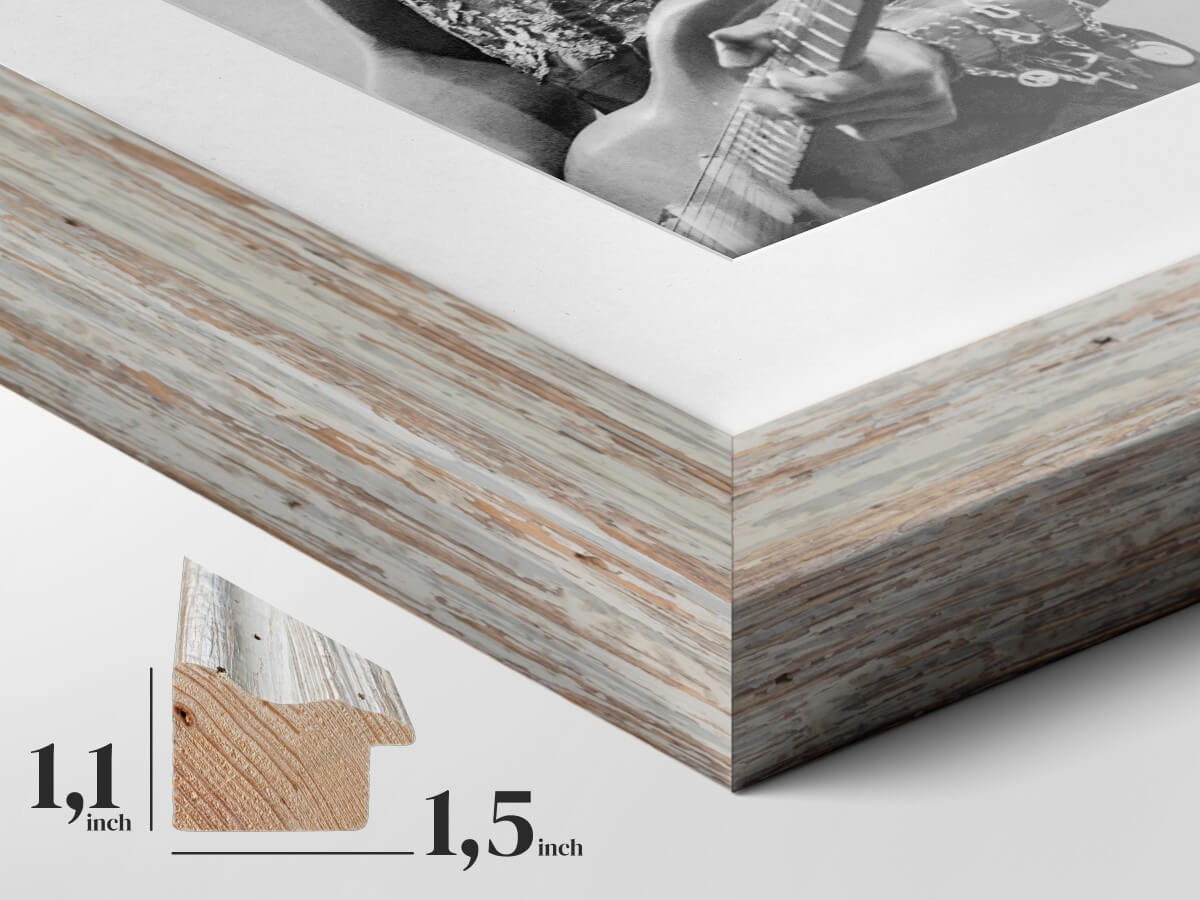 Vintage White Wooden Frame - Timeless Elegance